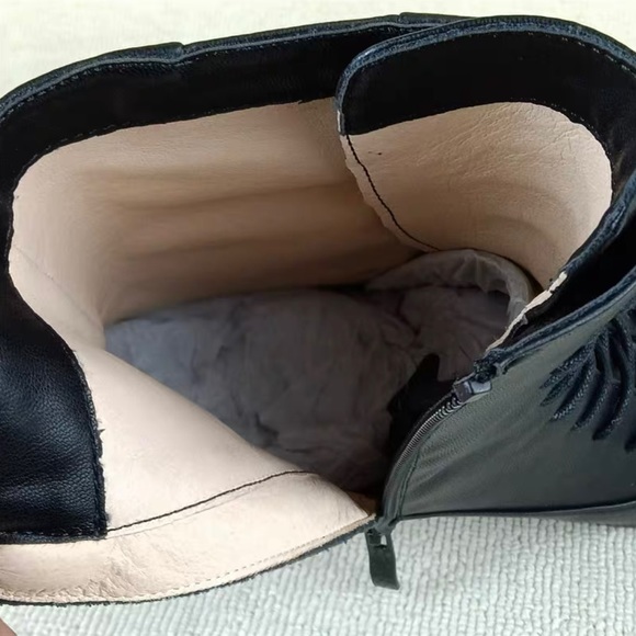 Lace-Up Zipper Cylinder Heel Boots . Leather. Heeled booties - Picture 5 of 9